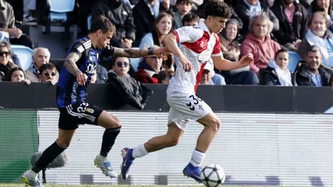El canterano del Celta Andr�s Anta��n, durante el partido frente al Oviedo.