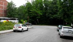 El vial que quiere construir el Concello se prolongar�a desde la zona del hotel Mill�n hasta el instituto. 