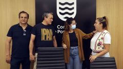 Miembros de la asociaci�n Zona Monumental, este mi�rcoles en el Concello, con la concejala de Promoci�n Econ�mica de Pontevedra, Anabel Gul�as (BNG)