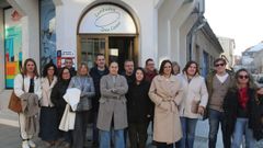 Los comerciantes de la plaza Asorey muestran su enfado por la postura del concejal Jos� Ram�n Abal tras el pleno municipal