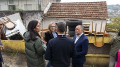 Paula Prado y otros dirigentes del PP ante la casa conflictiva de Cabral