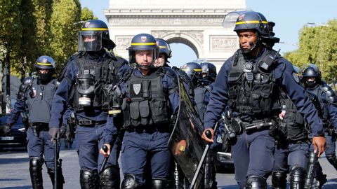 Unos 7.500 agentes tomaron las calles de Par�s en otro s�bado de tensi�n y protestas
