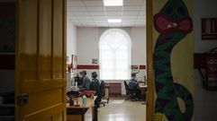 El personal del CEIP Curros Enr�quez de Ourense volvi� al trabajo con medidas de seguridad