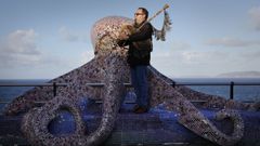 Juan Carlos Rilo � profesor de gaita, baile e percusi�n no Agadic. Acaba de publicar o seu primeiro disco