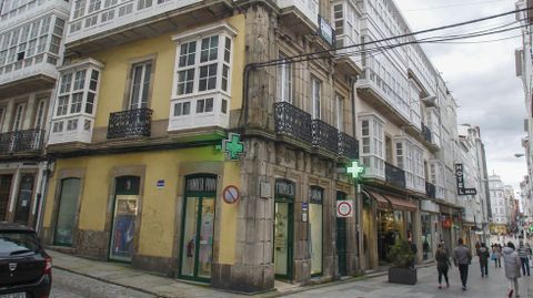 El emblem�tico edificio que hace esquina entre la calle Real y Concepci�n Arenal tiene a la venta los tres pisos superiores