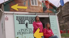 Noelia (en la foto, a la izquierda) y Zaira (a la derecha) est�n detr�s de la apertura de A Ponte do Peregrino, en la r�a Calzada de A Ponte (Padr�n).