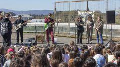 As� fue la verbena con la que celebr� el colegio L�pez Ferreiro de Santiago su 50 aniversario