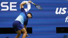 El serbio destroza su raqueta en el segundo set, durante la final de Nueva York