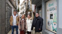 El concejal Abel Pan, Alba Expsitoy Susi Ces, de Noia Histrica, y el alcalde, Francisco Prez presentaron el programa de actividades