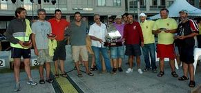 El trofeo de la Dorna de Prata se entreg� en la plaza de Espa�a de Ribeira coincidiendo con Artemar.
