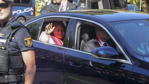 El papa abandona la Nunciatura Apost�lica en Madrid para dirigirse a la Almudena.