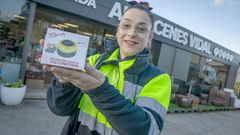 En menos de 15 das han vendido ms de 300 balizas en este establecimiento de A Pobra