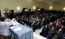 Asamblea en la casa de cultura en la que se decidi� convocar la manifestaci�n.