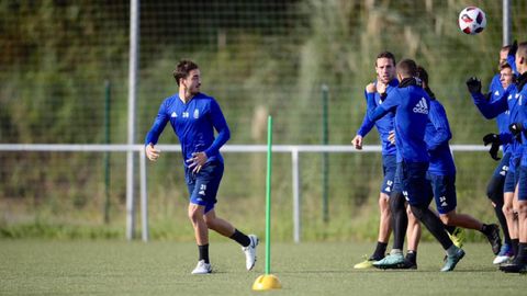 Jugadores del Vetusta entrenando en las H.F.E. Tensi