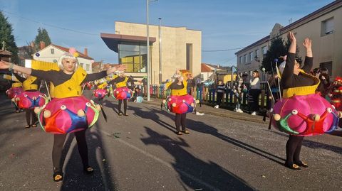 Imagen del desfile de entroido en A Baa el pasado ao