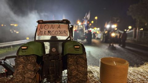 Contin�a el corte del acceso a la ciudad