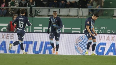 Capde, Milla y �lvaro Mar�n, tras el primer gol de este �ltimo para el Celta Fortuna ante el Racing de Ferrol.