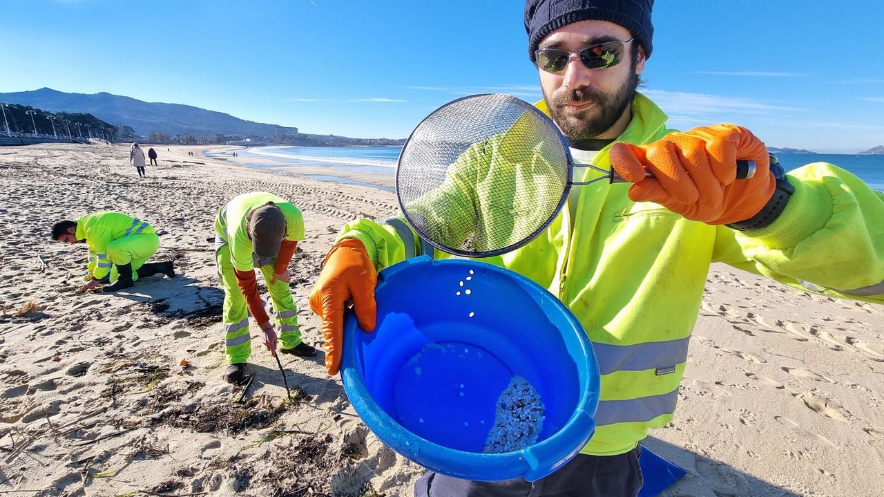 Los microplásticos de la ría de Vigo se concentran en Samil y Canido