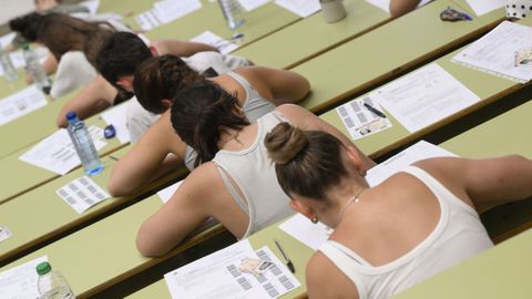 Estudiantes en las pruebas de la PAU