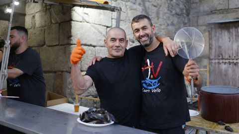 Mejillonada en el barrio del Curro Vello, en Guitiriz