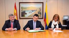Un momento de la r�brica del acuerdo