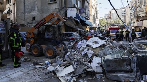 Destrozos causados por los bombardeos en un edificio de apartamentos en el centro de Beirut, este mi�rcoles 