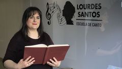 Lourdes Santos en una de las aulas de la escuela de canto que va abrir en Lugo