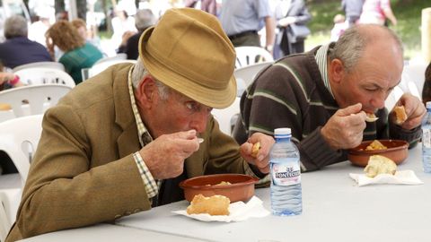 ASISTENTES EN EDICIONES ANTERIORES A LA FEIRA DOS CALLOS DE PARGA (GUITIRIZ)