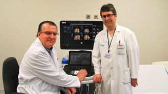 Emilio Couceiro, de pie, con Carlos L�pez Ram�n y Cajal, en una imagen de archivo