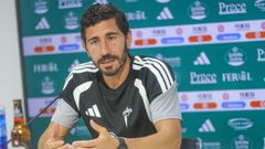 Javi V�zquez durante la rueda de prensa previa al partido