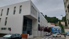 Entrada del centro de salud de Mar�n, en el que fue abandonado un hombre fallecido