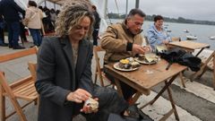 Degustaci�n de ostras durante la pasada edici�n del festival castropolense