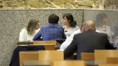 Paula Quinteiro y Carmen Santos en la cafeteri� del Parlamento