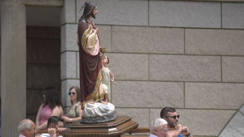 Procesión en las fiestas de Muimenta