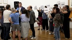L�pez Campos inaugura la exposici�n �Illa ignorada�