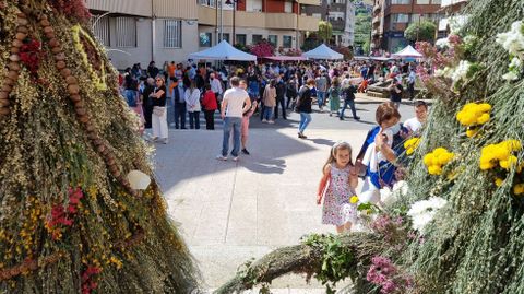 La Festa dos Maios de O Barco incluy una feria de artesana