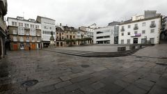 Aspecto que presentaba este domingo a Praza Maior de Viveiro pola ma��