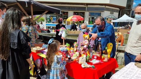 La Festa dos Maios de O Barco incluy una feria de artesana