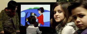 Los expertos aseguran que los ni�os deben ver la televisi�n un rato como forma de relajarse tras hacer sus tareas y nunca en detrimento de otras actividades.