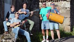 Los miembros de la formaci�n, antes de la incorporaci�n de Marcia Leila, en Pat�n de Laxes, Carnota.