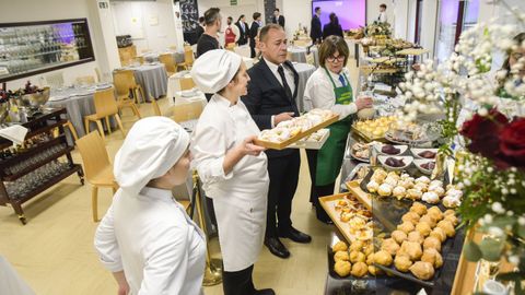 Bufé de excelencia en el CIFP Carlos Oroza de Pontevedra, elaborado y servicio por alumnos de dos ciclos de cocina