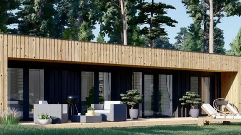 Vivienda de diseño funcional con tres puertas francesas para la entrada de luz natural.