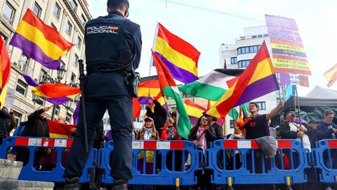 Protestas contra la monarqu�a y en favor de la vivienda coinciden en la entrega de los Premios Princesa