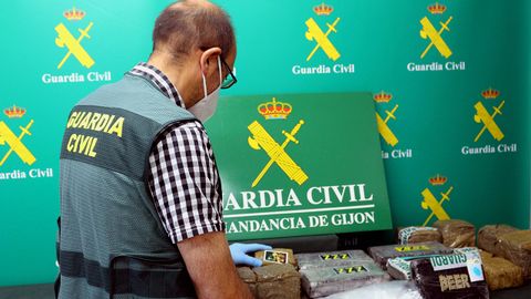 La Guardia Civil incauta 10 kilos de coca�na 17 de hach�s en Gij�n