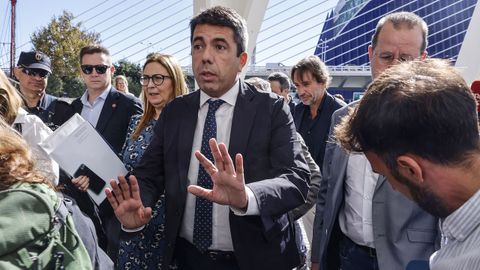 Maz�n anuncia un periodo de �reflexi�n�