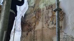Los murales renacentistas que se est�n restaurando en la iglesia de Lobios comprenden una representaci�n del Juicio Final