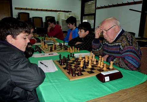 La liga gallega arranc� con derbi entre la Escola Lal�n B y la C.