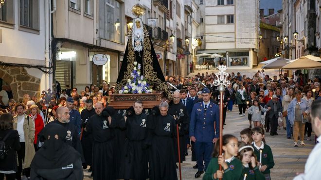 Imagen de una procesi�n de Semana Santa de Noia del 2025