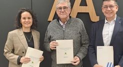 Patricia N��ez, Francisco Jos� Fern�ndez y Mateo Alonso en la firma del convenio