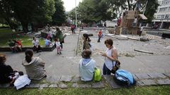 Hogueras en el barrio delas flores y ambiente
san juan 